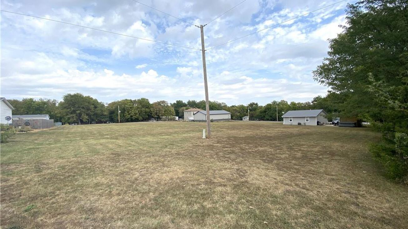 50 Shady Lane, Linn Valley, KS 66040