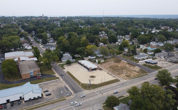 Pictures of Land, Office, Retail property located at 1001 E War Memorial Dr, Peoria Heights, IL 61616 for sales - image #1