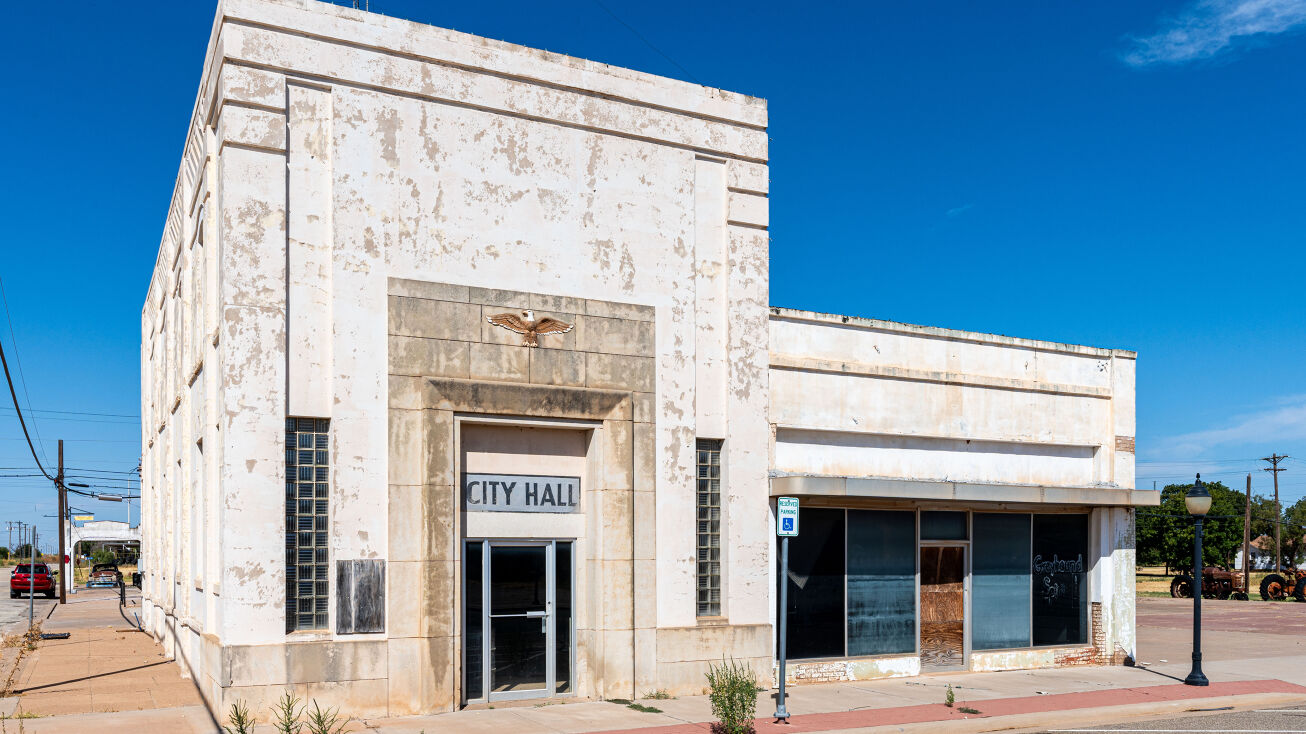 202 N Central Ave, Knox City, TX 79529