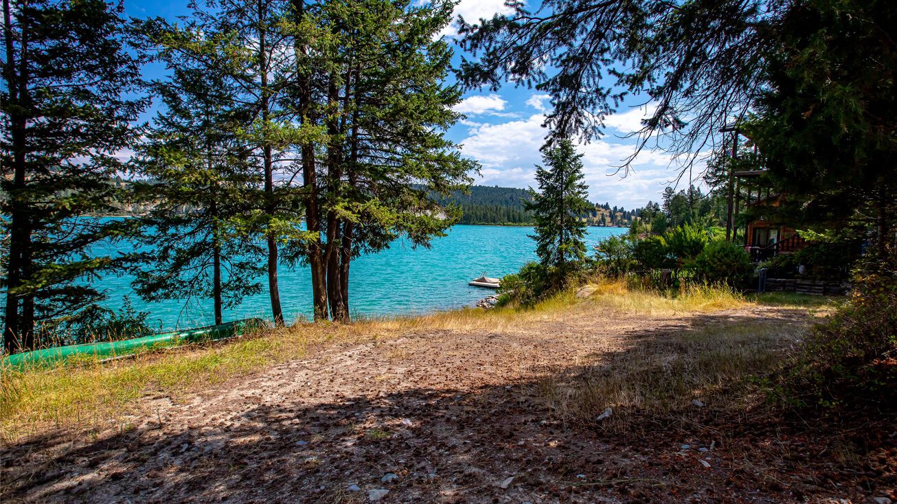 498 N Foys Lake Drive, Kalispell, MT 59901