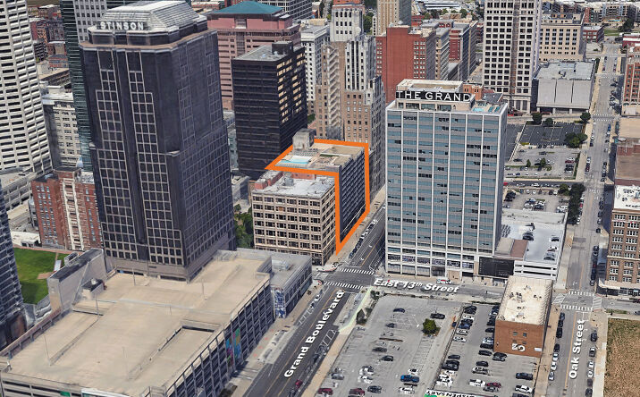 Pictures of Retail property located at 1112 Grand Boulevard, Kansas City, MO 64106 for sales - image #1
