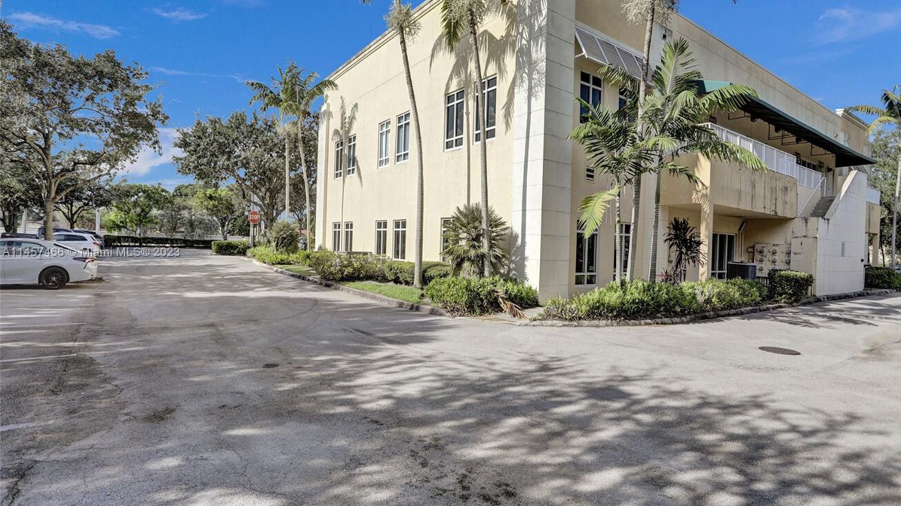 6055 W Commercial Blvd, Tamarac, FL 33319