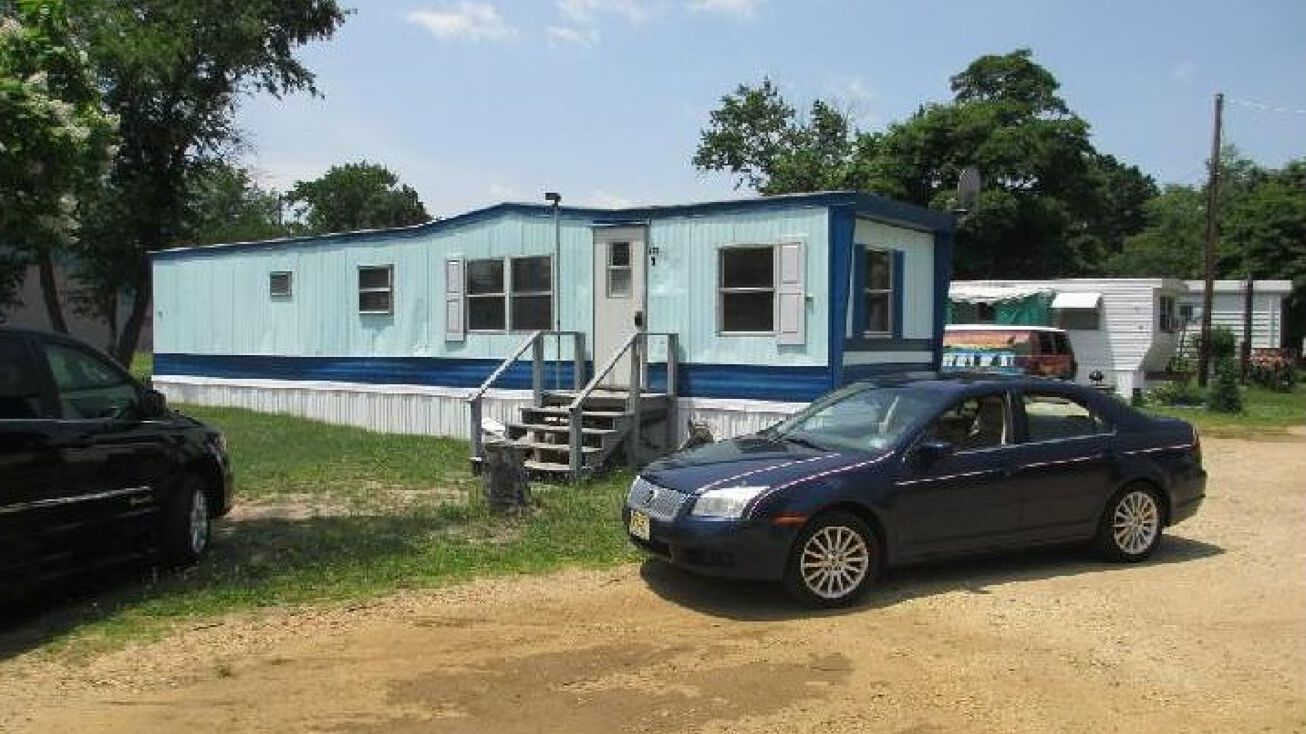 917 Billingsport Rd, Paulsboro, NJ 08066