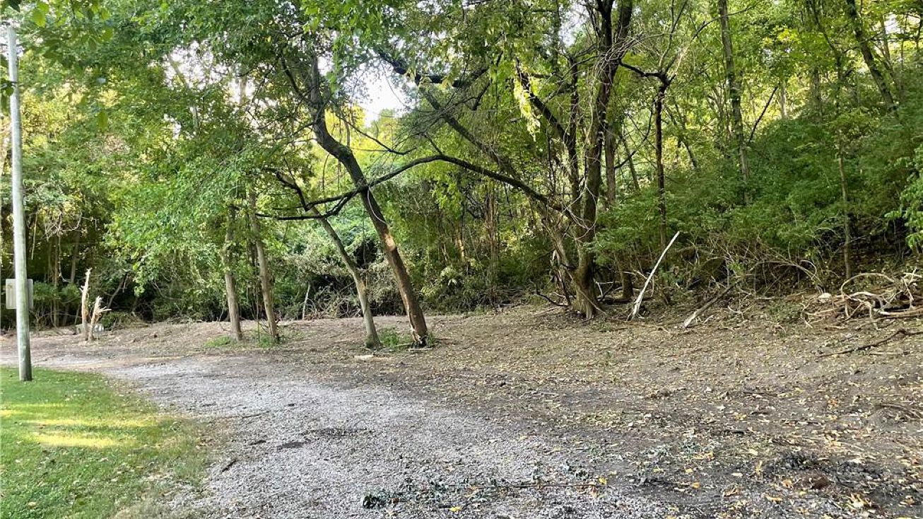 645 Ruby Drive, Kansas City, KS 66103