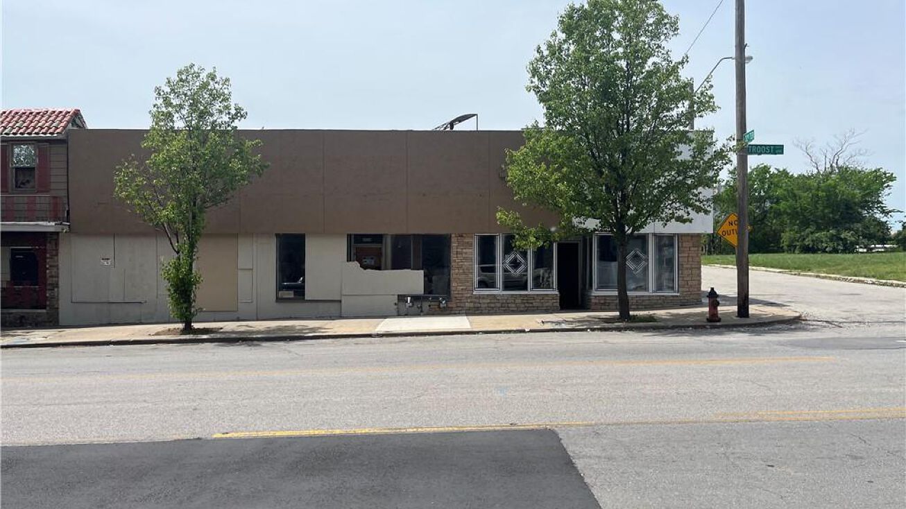 322228 Troost Avenue, Kansas City, MO 64109