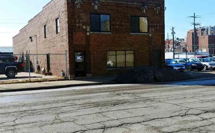 image of property at 1129 W 3RD ST Davenport IA 52802-3537