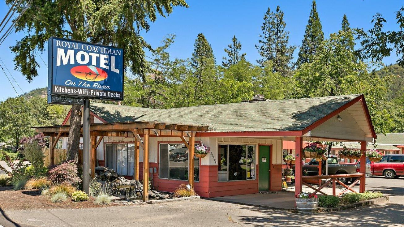 21906 Or 62 Shady Cove Or 97539 Hospitality Property For Sale