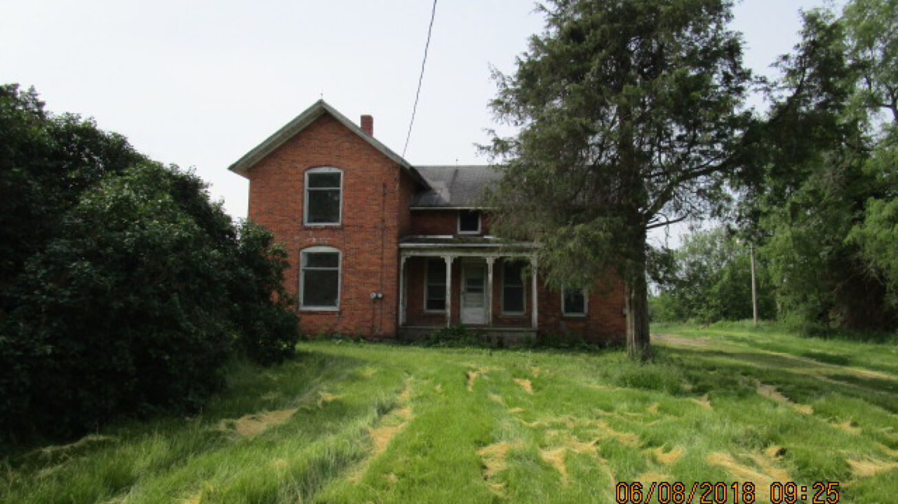 1206 W Russell Rd, Tecumseh, MI 49286