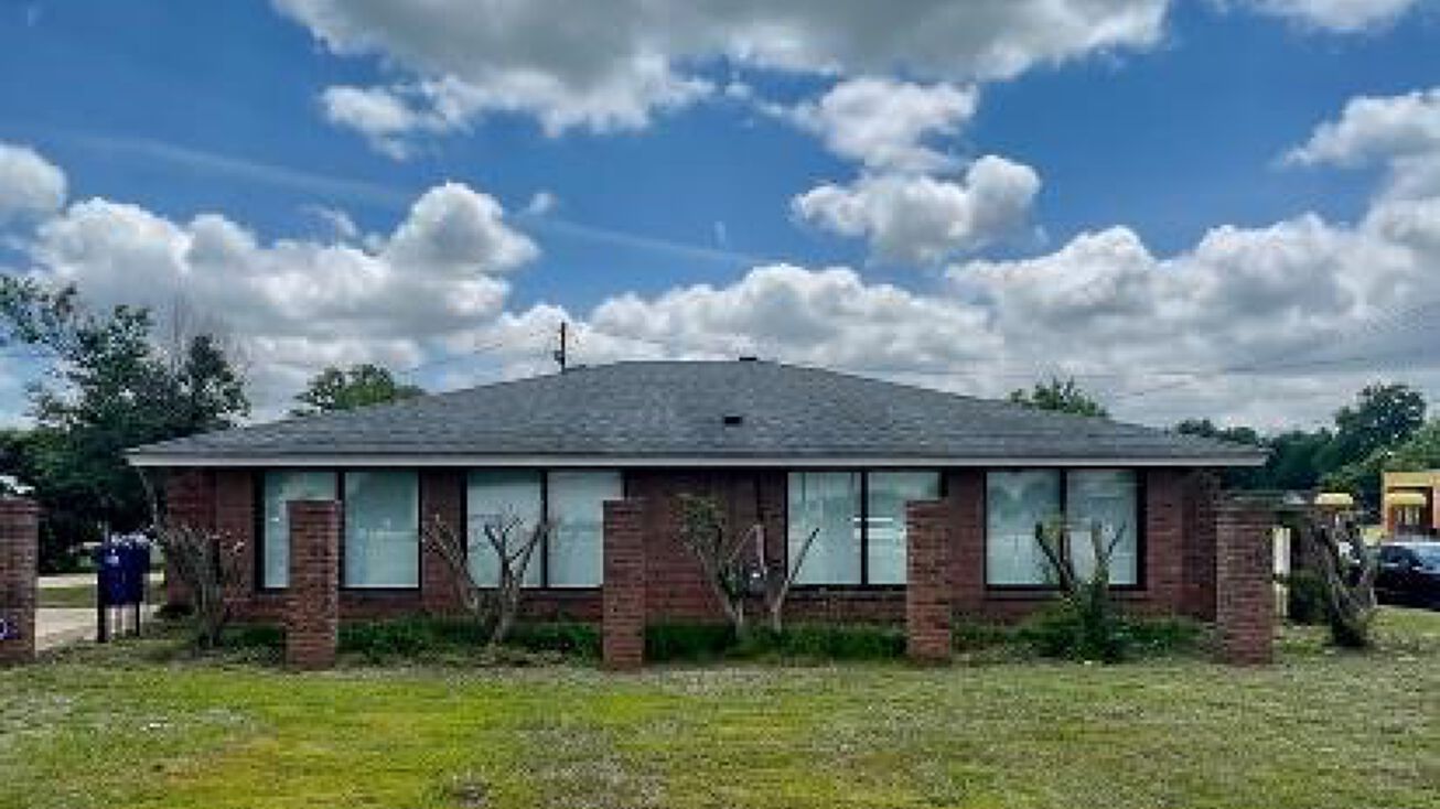 802 E Sunflower Rd, Cleveland, MS 38732