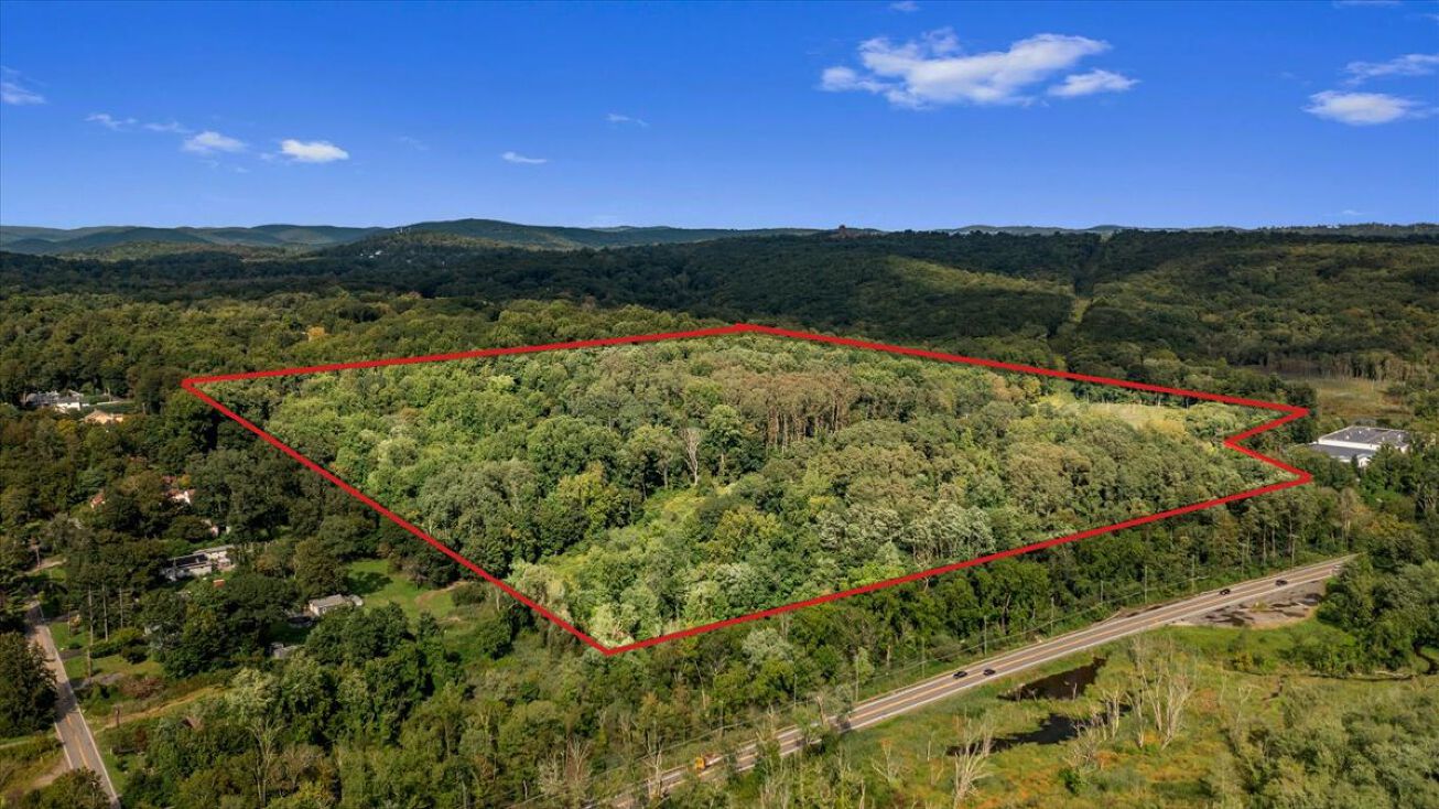 Lexington Ave, Mohegan Lake, NY 10547