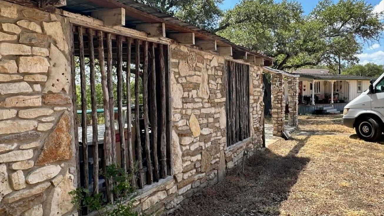 123 Rocky Road, Blanco, TX 78606