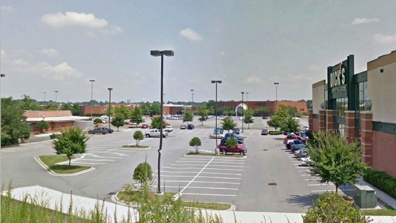 164 Hanes Mall Circle, WinstonSalem, NC 27103 Retail Property for