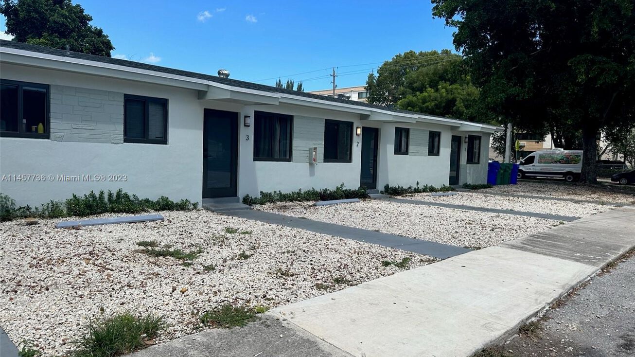 1901 NW 30th St, Miami, FL 33142