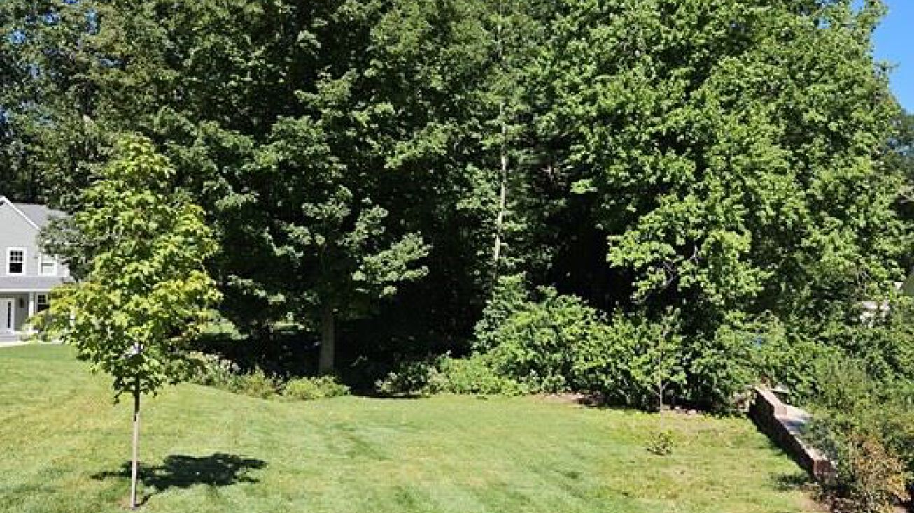 1 Jeffrey Lane, East Longmeadow, MA 01028