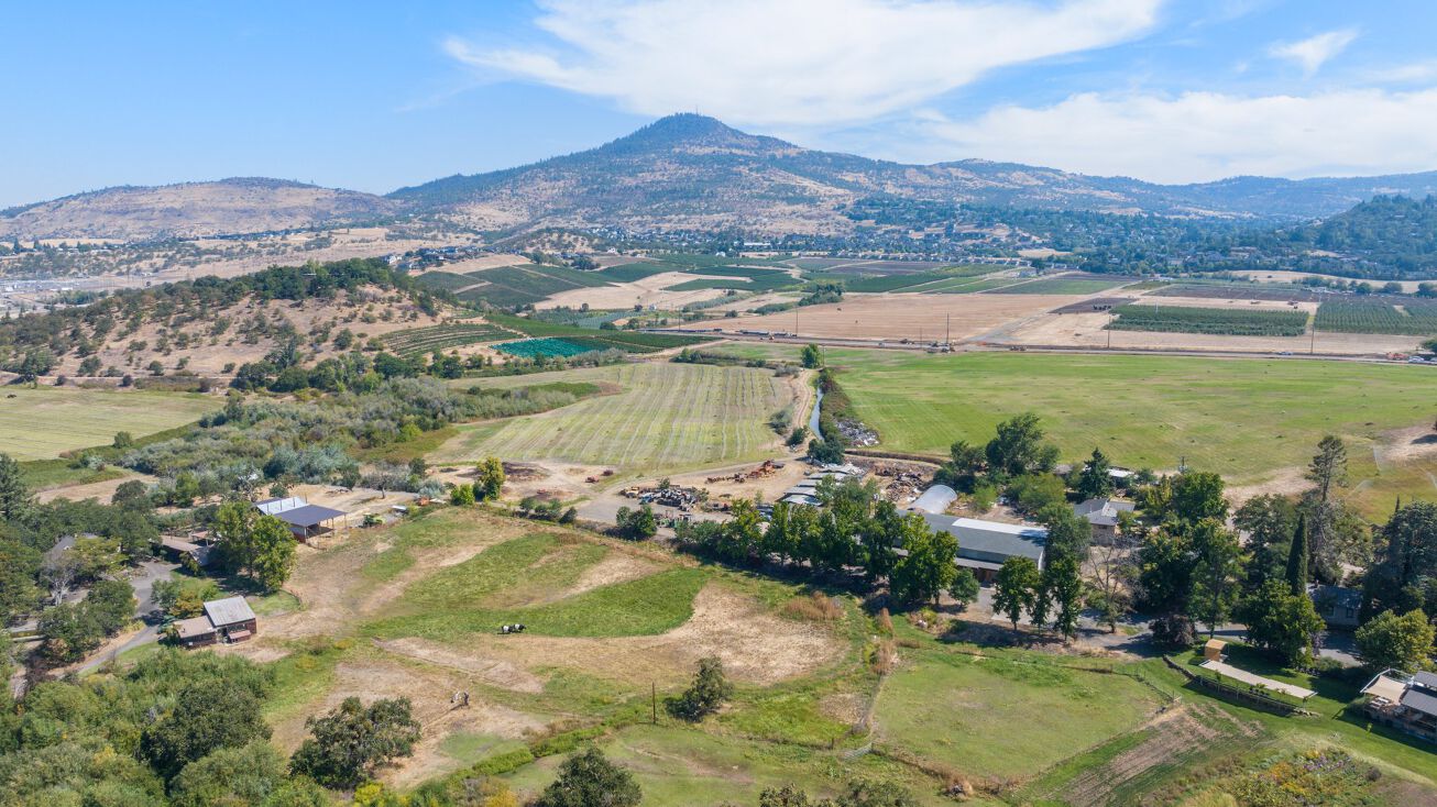 Pierce Rd, Medford, OR 97504