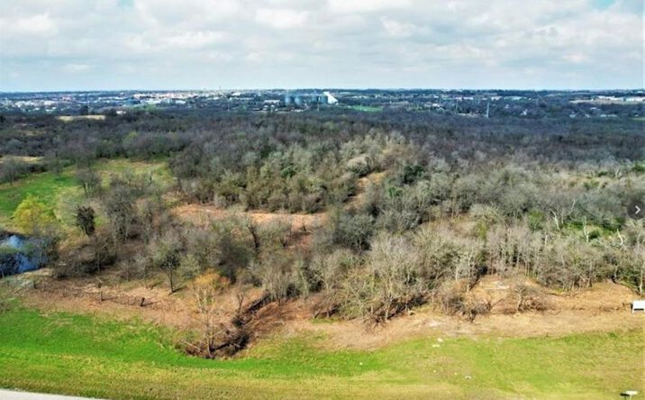 Pictures of Land property located at Taylor, Taylor, TX 76574 for sales - image #1