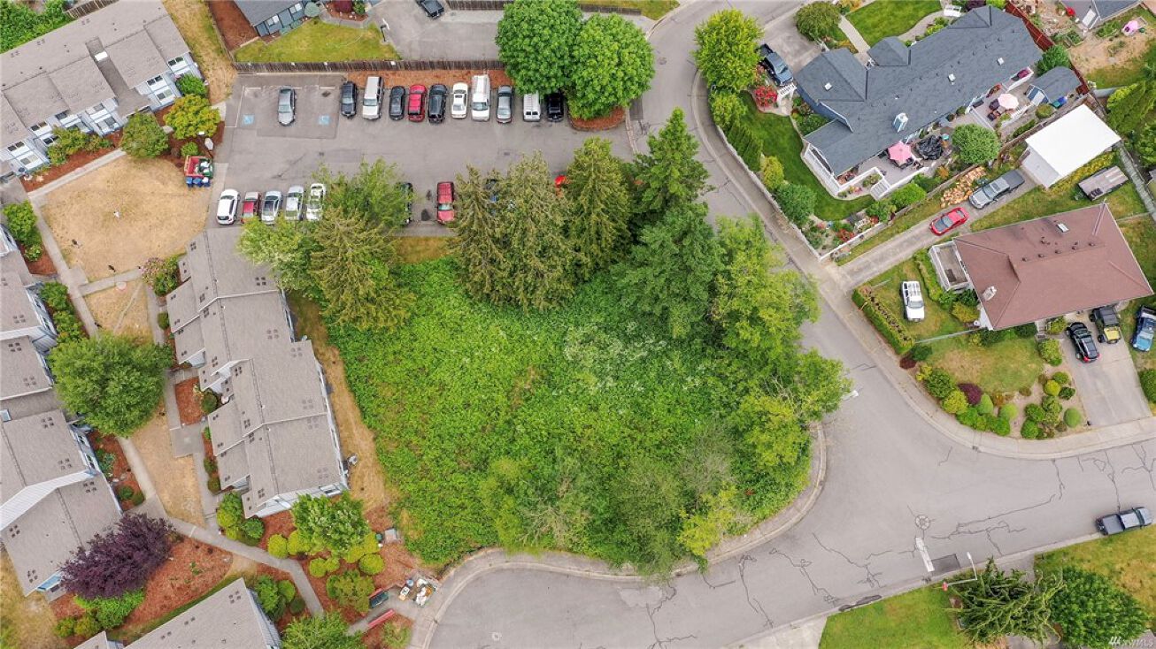 8353 Hennings Dr, Stanwood, WA 98292