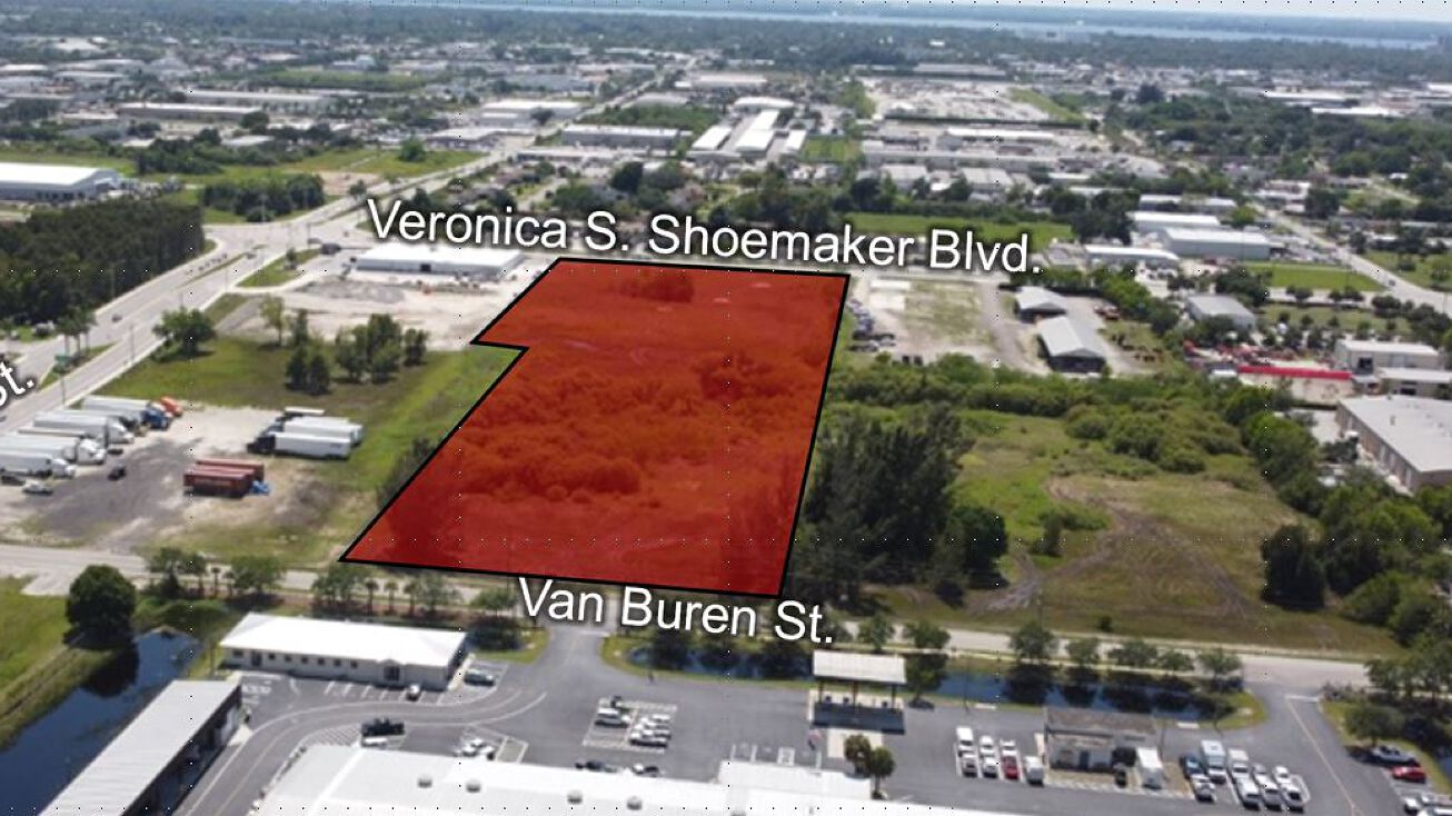 3576 Veronica S Shoemaker Blvd, Fort Myers, FL 33916