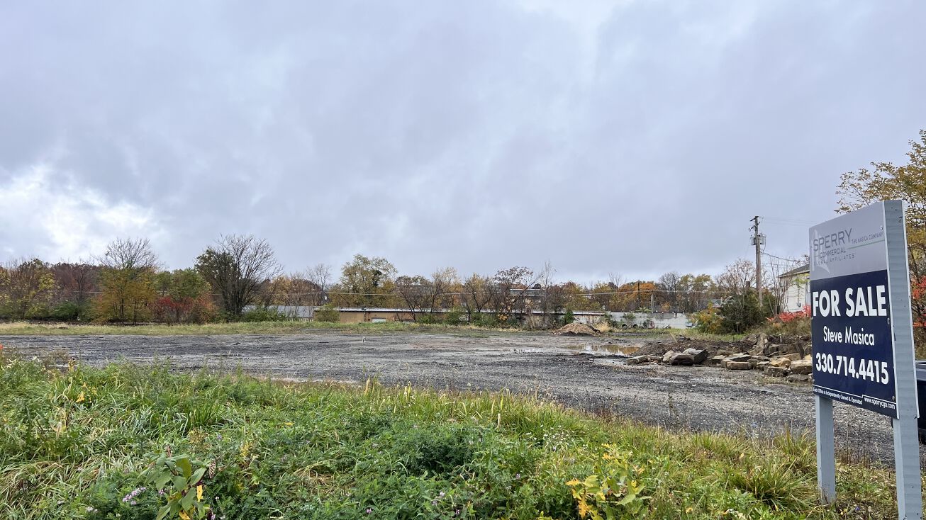 140 W Walnut St, Wadsworth, OH 44281