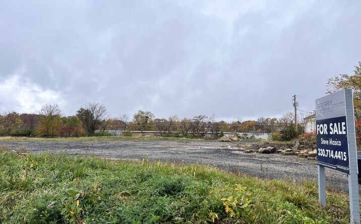 Pictures of Land property located at 140 W Walnut St, Wadsworth, OH 44281 for comps - image #1