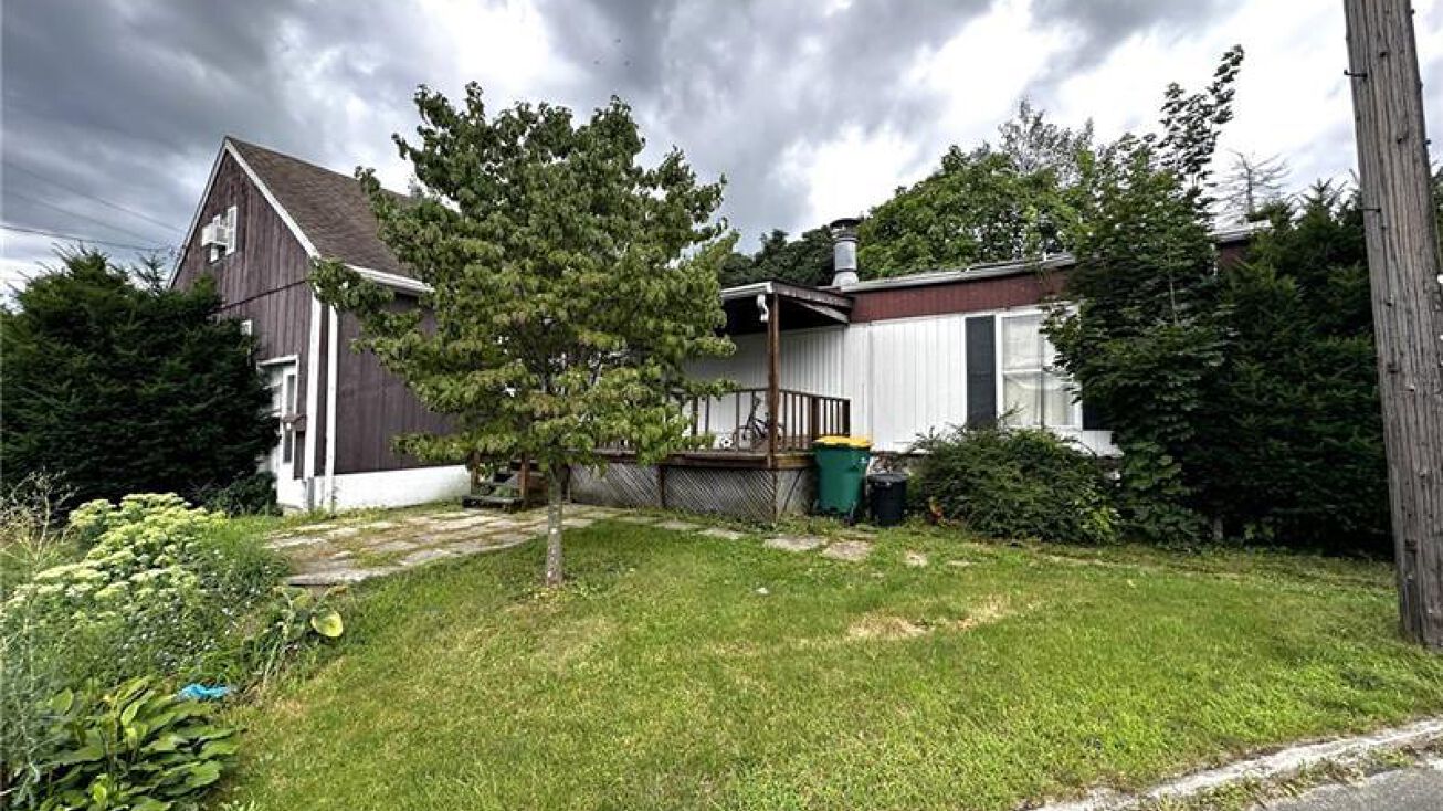 503 Charles St, Derry, PA 15627