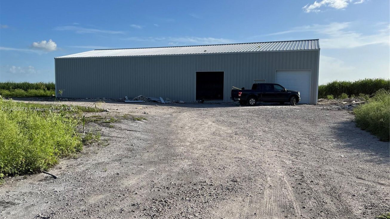 9165 Browns Farm Rd, Belle Glade, FL 33440