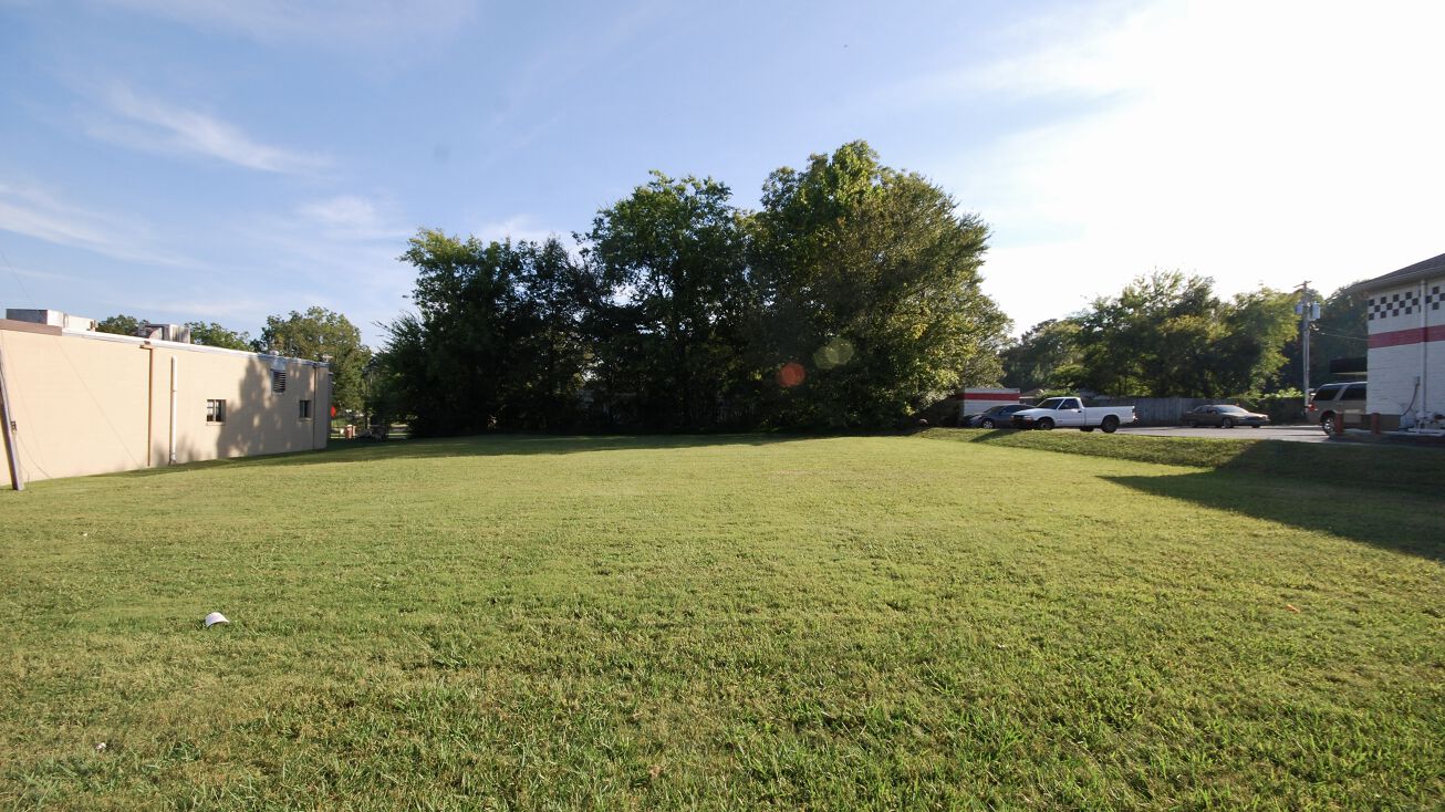 187 W Church St, Lexington, TN 38351