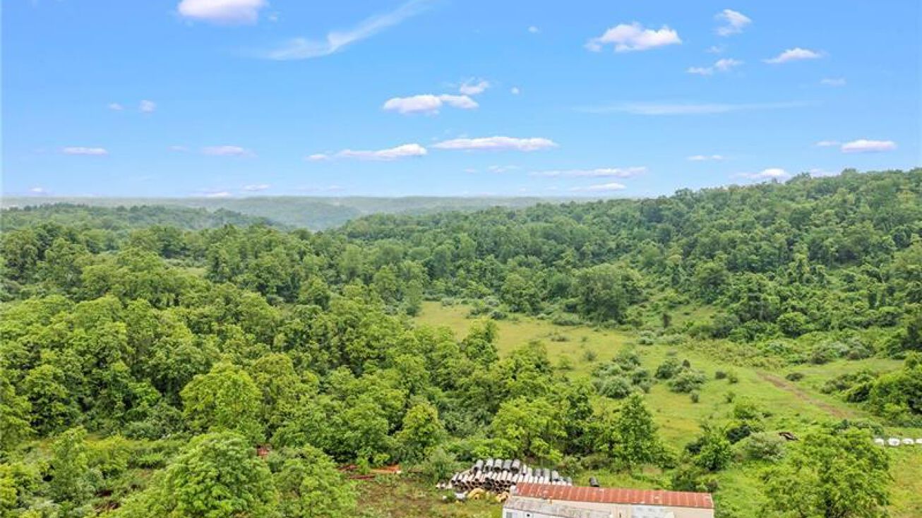 327 Eldersville Rd, Burgettstown, PA 15021