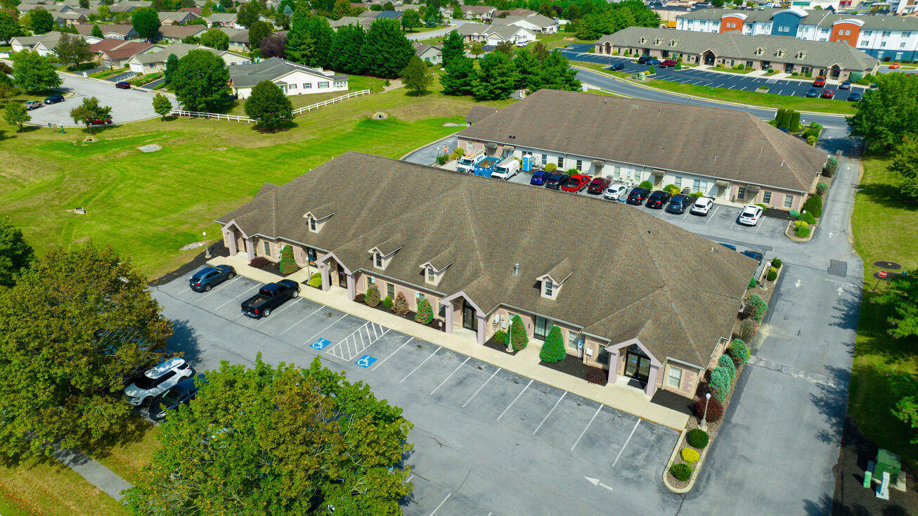 415 Limekiln Dr, Chambersburg, PA 17201