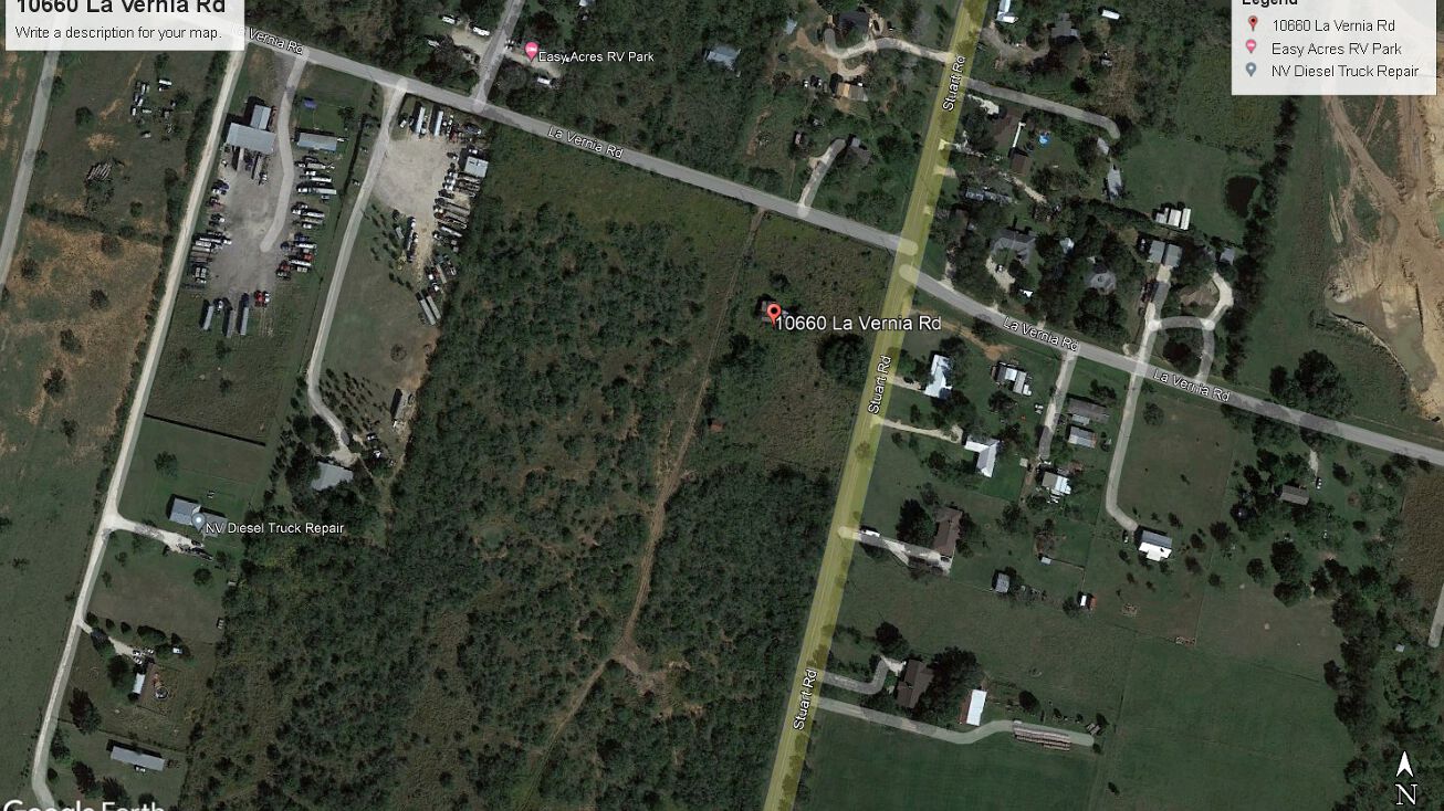 10660 La Vernia Rd, Adkins, TX 78101
