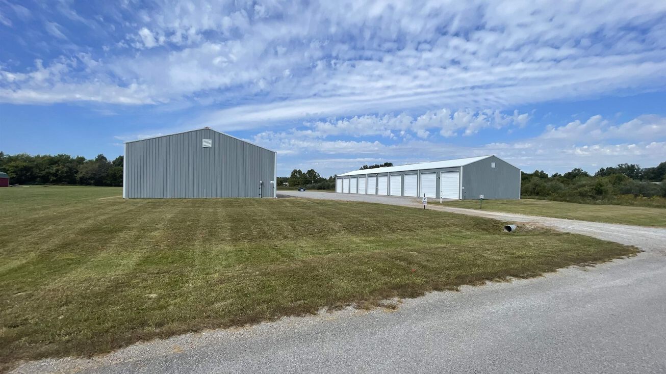 905 Camarato Drive, Herrin, IL 62948