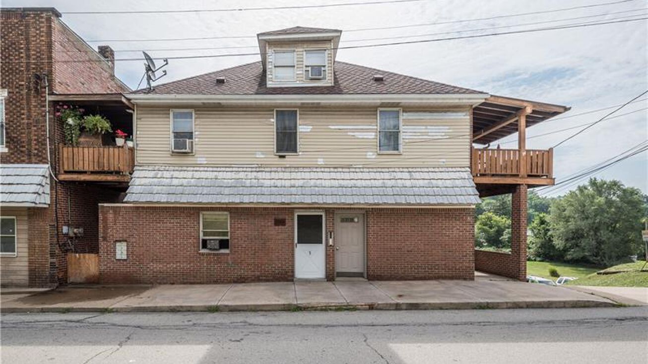 1523 Main St, Burgettstown, PA 15021