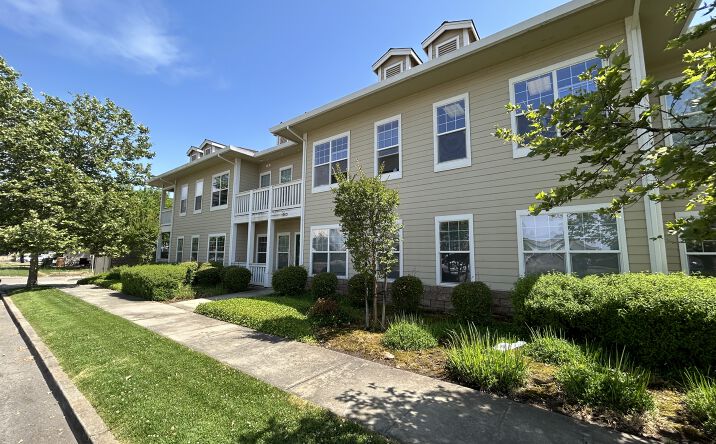 Pictures of Office property located at 563 2nd St, Lincoln, CA 95648 for comps - image #1