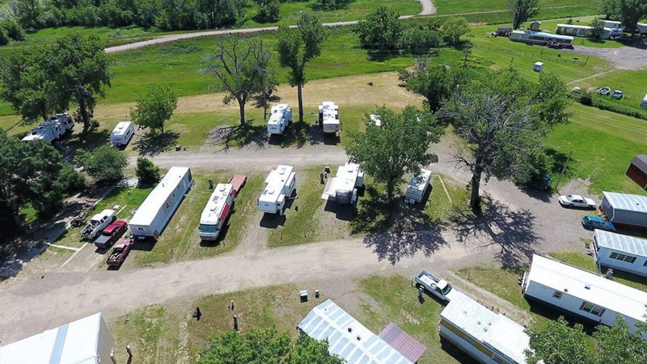 1003 W Bell St, Glendive, MT 59330