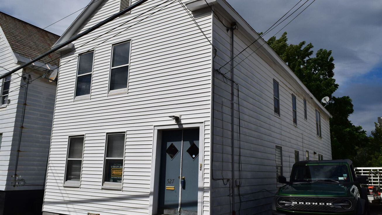 527 Hattie St, Schenectady, NY 12308