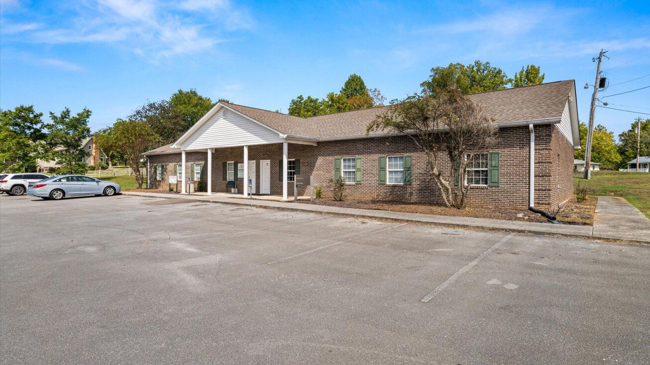 250 Grady Rd, Etowah, TN 37331