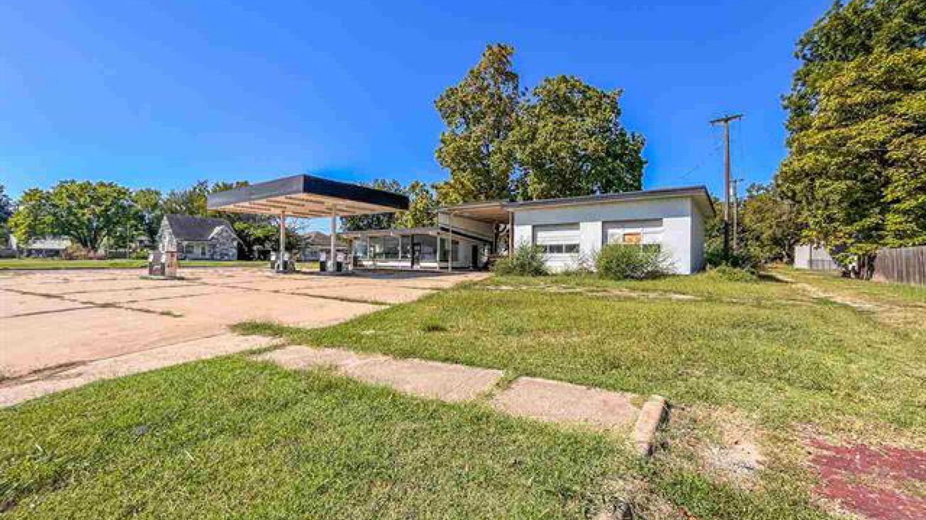 903 N Lynn Avenue, Pawhuska, OK 74056