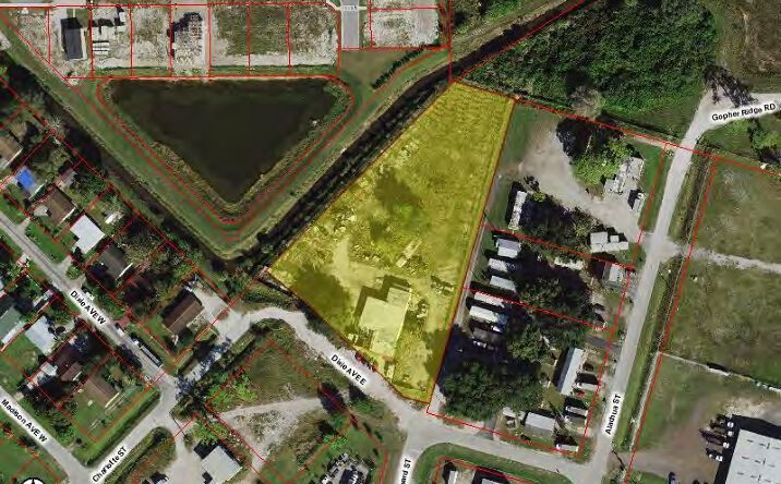 Pictures of Retail property located at 106 Dixie Avenue East, Ave Maria, FL 34142 for sales - image #1