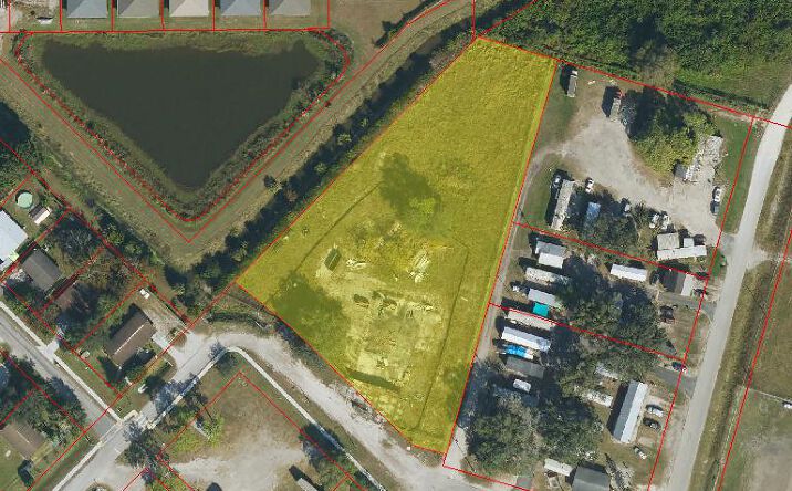 Pictures of Retail property located at 106 Dixie Avenue East, Ave Maria, FL 34142 for sales - image #1
