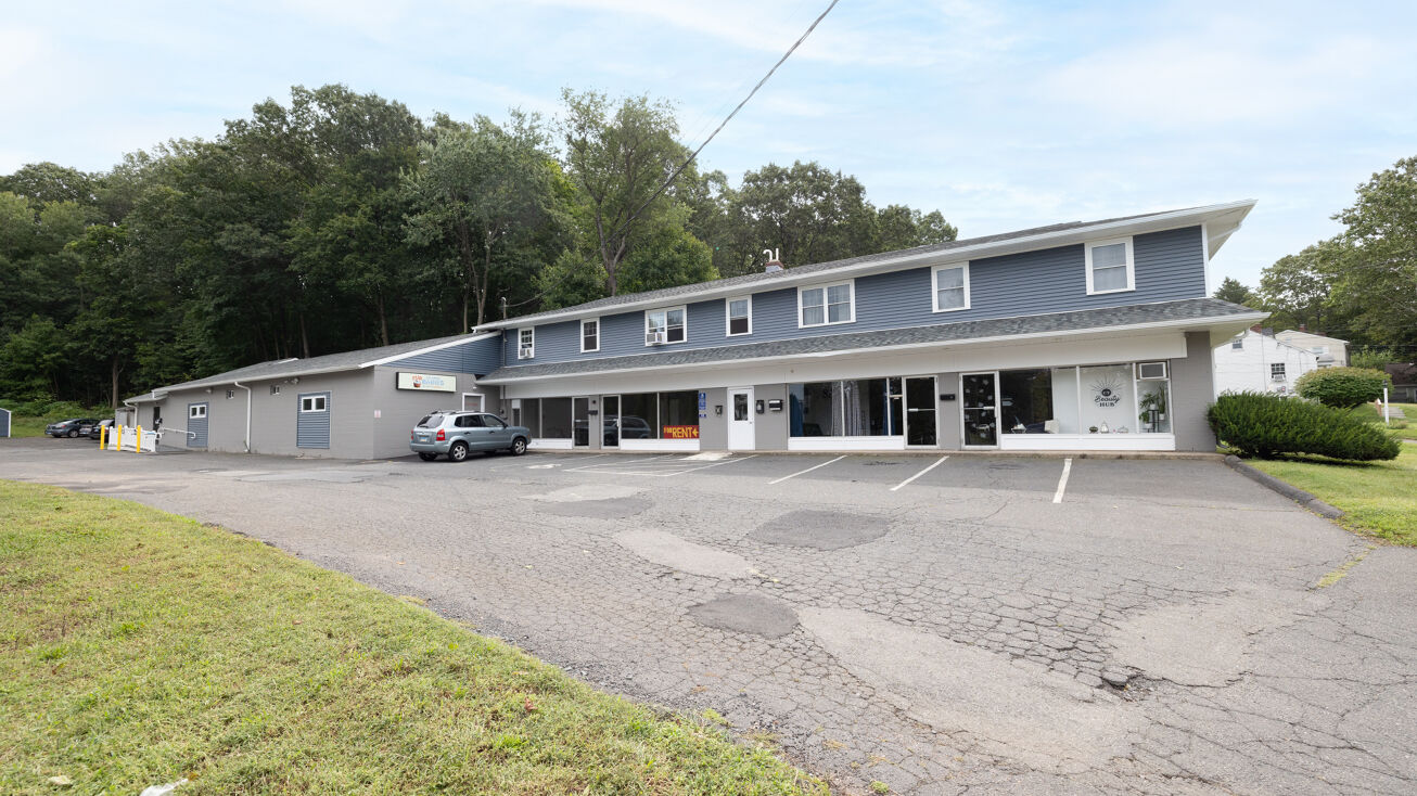 45 Old Turnpike Rd, Southington, CT 06489