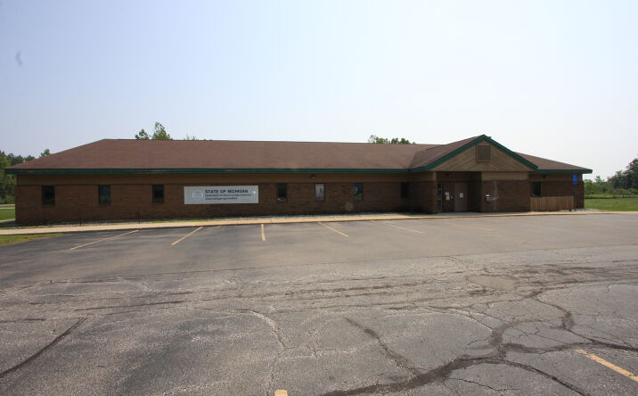Pictures of Office property located at 3709 Deep River Rd, Standish, MI 48658 for sales - image #1