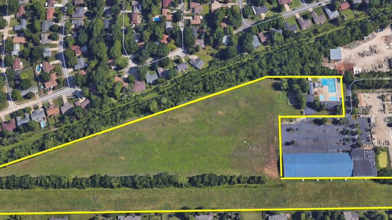 3725 Chatham Rd, Springfield, IL 62704