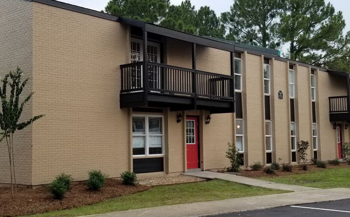 Pictures of Multifamily property located at 2000 Oak Grove Rd, Hattiesburg, MS 39402 for comps - image #1