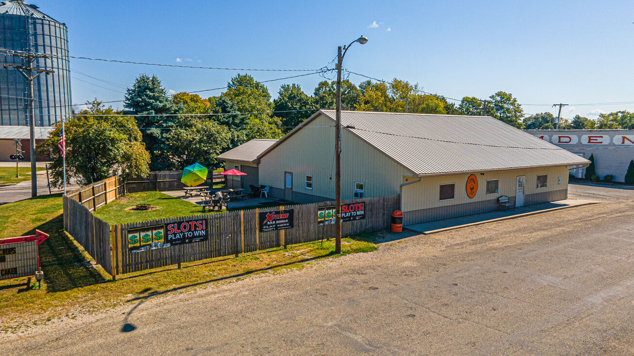 300 North St, Emden, IL 62635