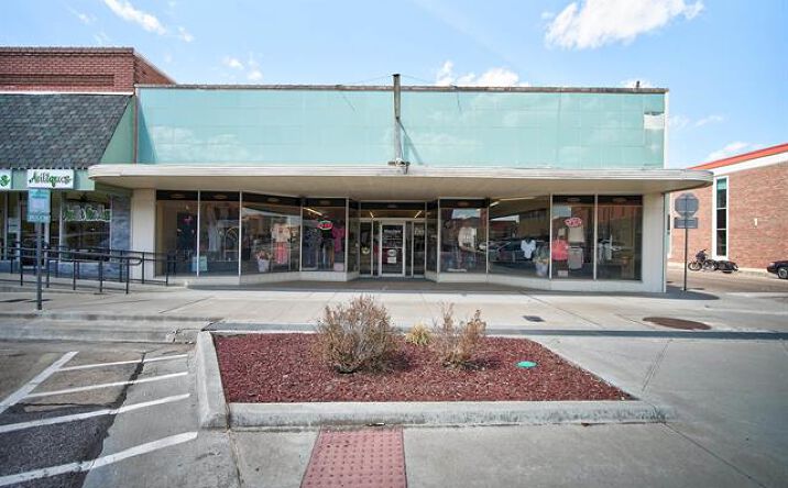 Pictures of Retail property located at 802 Main St, Woodward, OK 73801 for sales - image #1