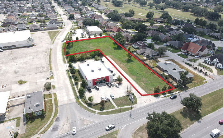 Pictures of Office, Land property located at 625 Lapalco Blvd, Gretna, LA 70056 for sales - image #1