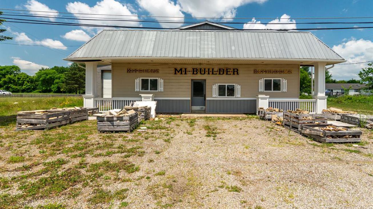 137 E Lapeer Rd, Peck, MI 48466