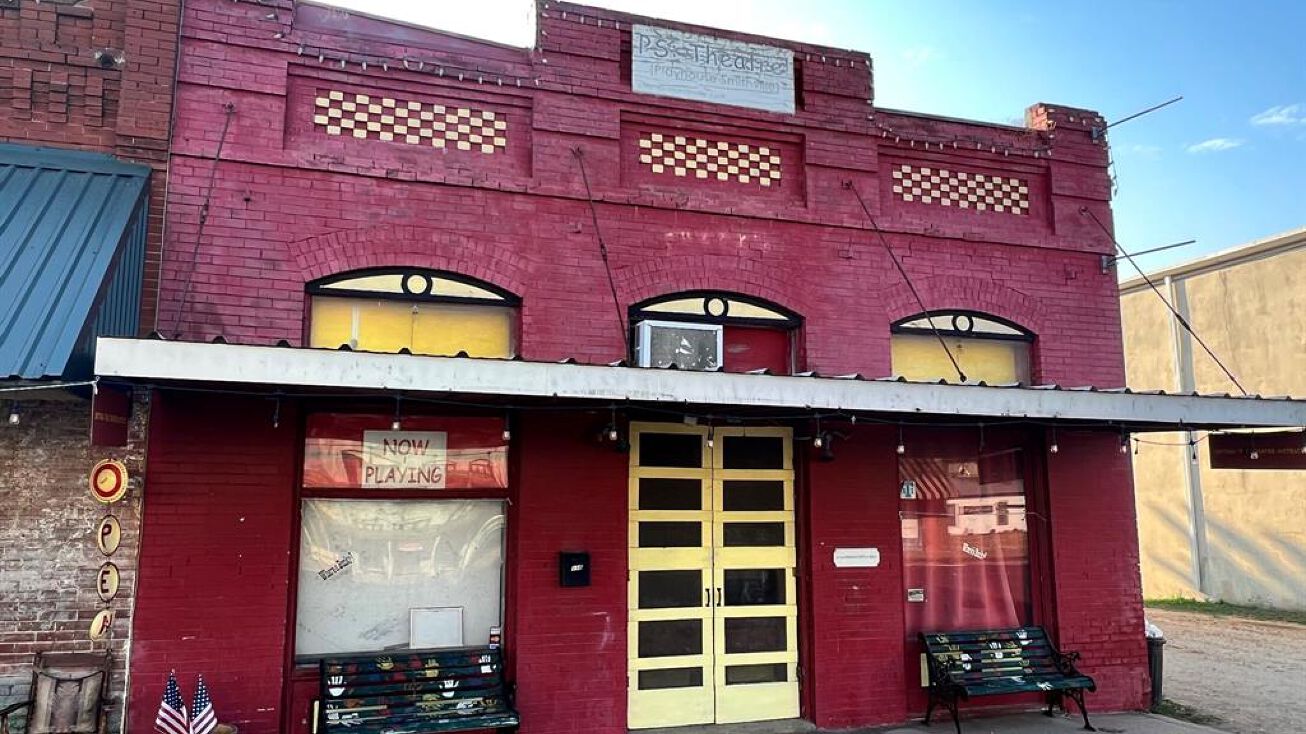 110 Main St, Smithville, TX 78957