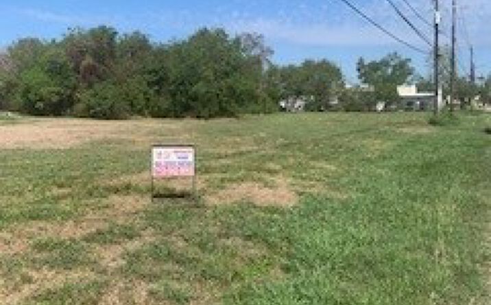 Pictures of Retail, Industrial, Mixed Use, Land, Self Storage property located at N 11th St, La Porte, TX 77571 for sales - image #1
