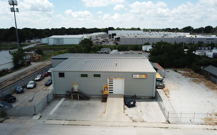 image of property at 405 N NETTLETON AVE Springfield MO 65802-4226